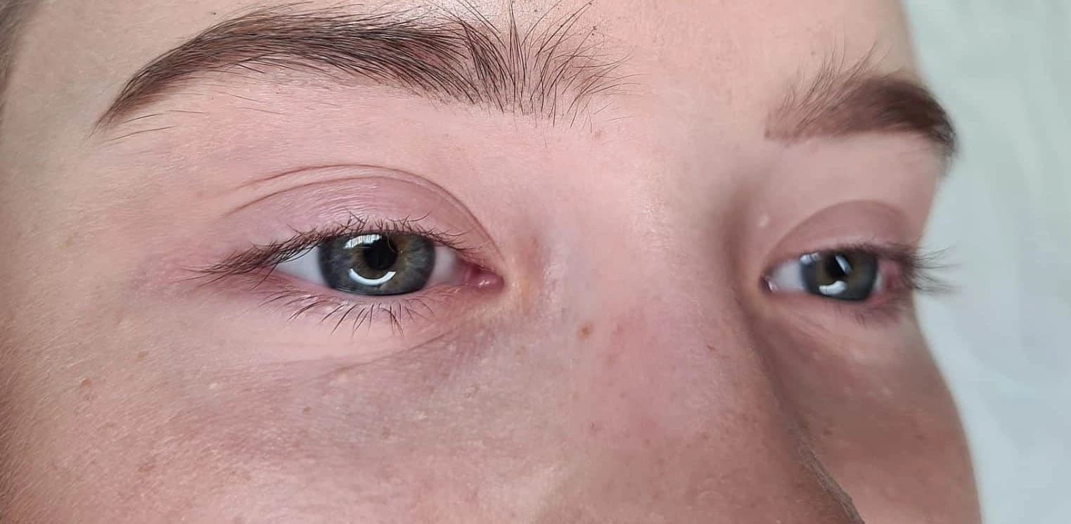 Prodloužení řas s UV technologií